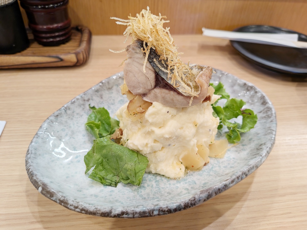 秋鯖と半熟卵のポテトサラダ